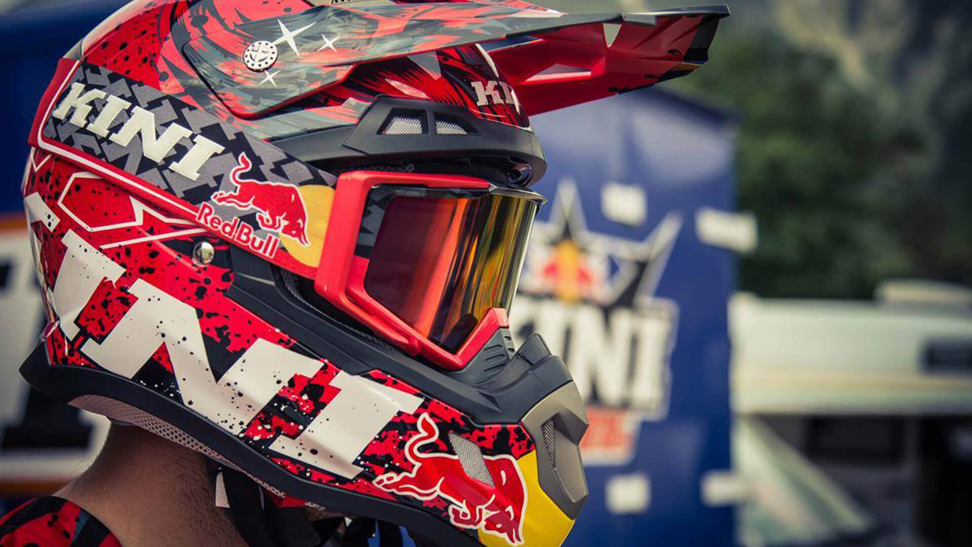 Richtige Motocross Helm und Enduro Helm Passform finden